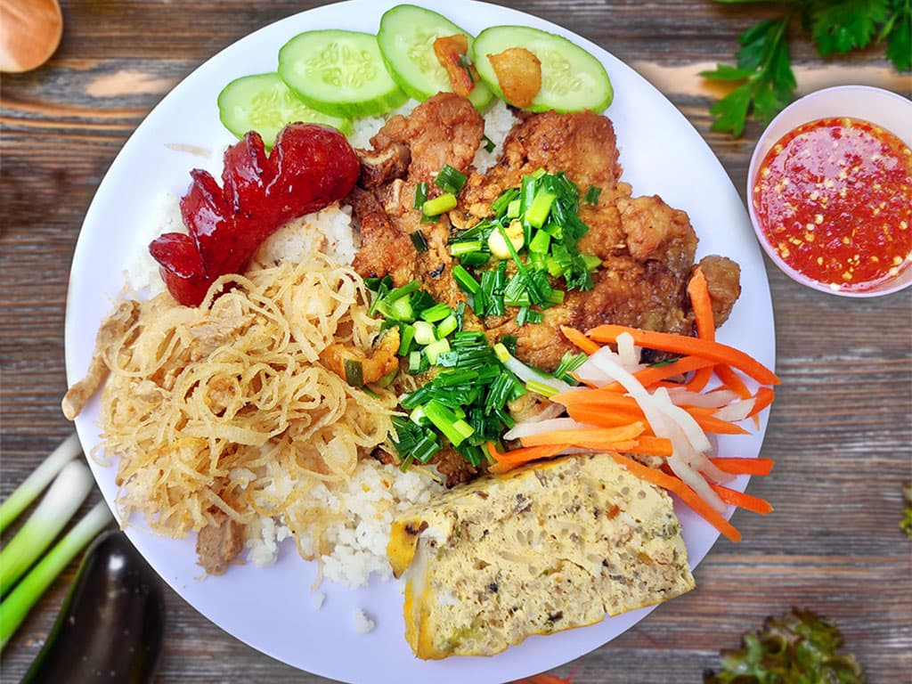 Cơm Tấm – “Hạt gạo nhỏ mà có võ!”