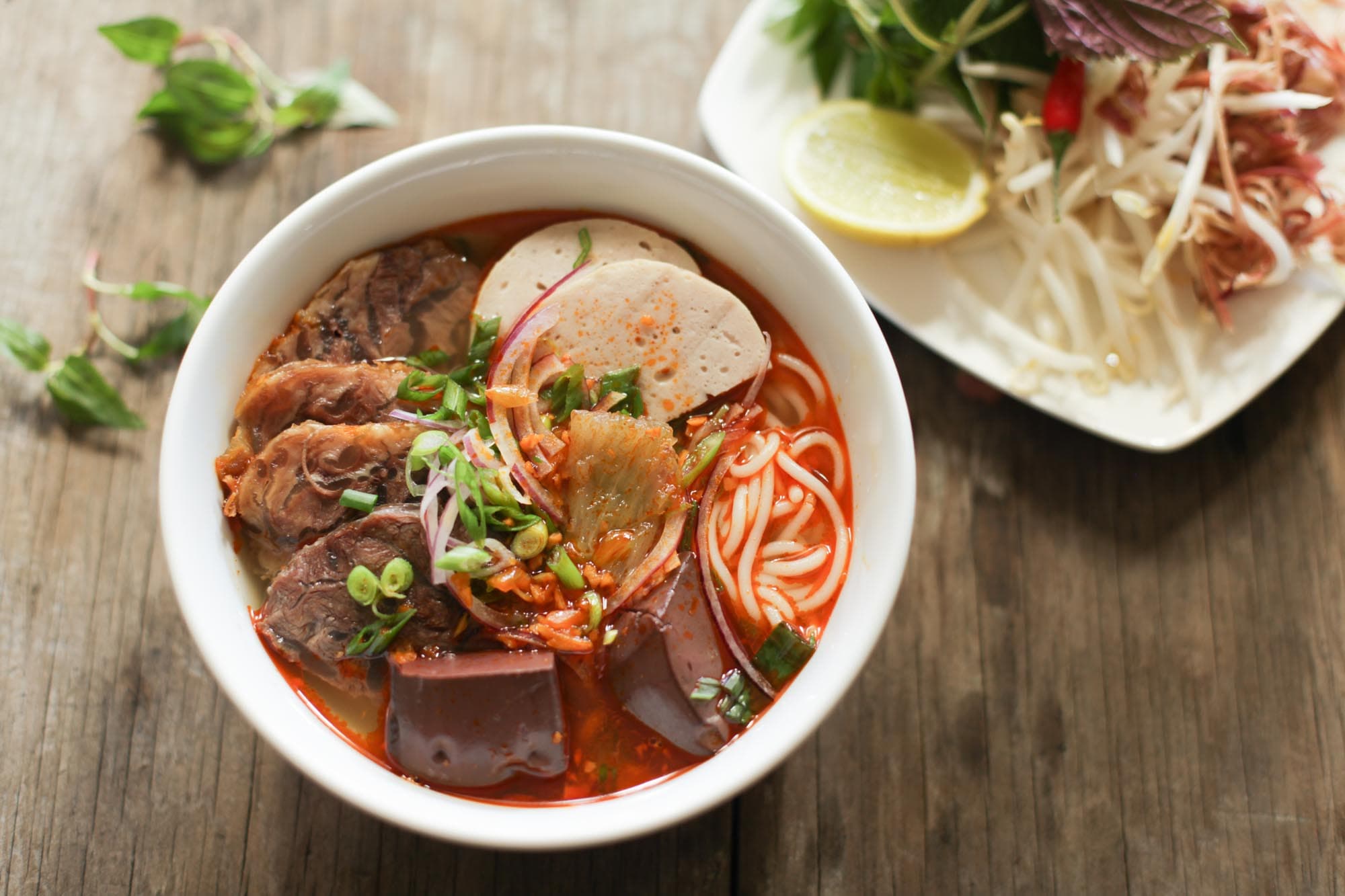 Bún Bò Huế – “Nồng nàn như Huế, đậm đà như tình đầu!”